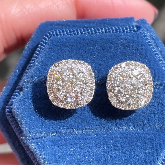 Diamond Stud Earrings - Picture 1 of 1